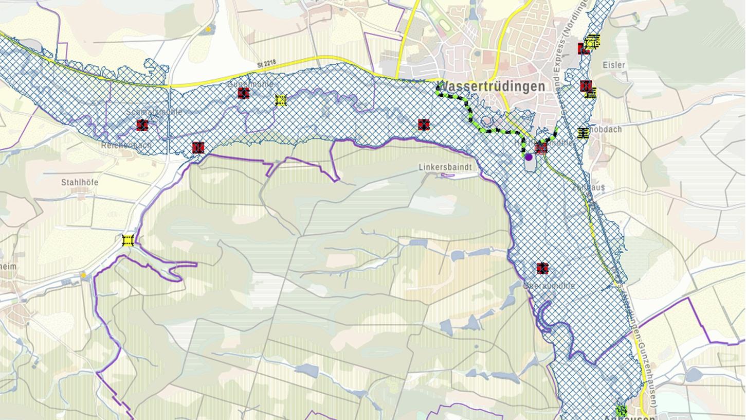 Die blau schraffierte Fläche zeigt den Bereich der Wörnitzauen bei Wassertrüdingen. Der Vorschlag von Hans-Werner Kummerow lautet, dass man in diesem Bereich auch ein ganzjährig stehendes Gewässer einrichten könnte.
