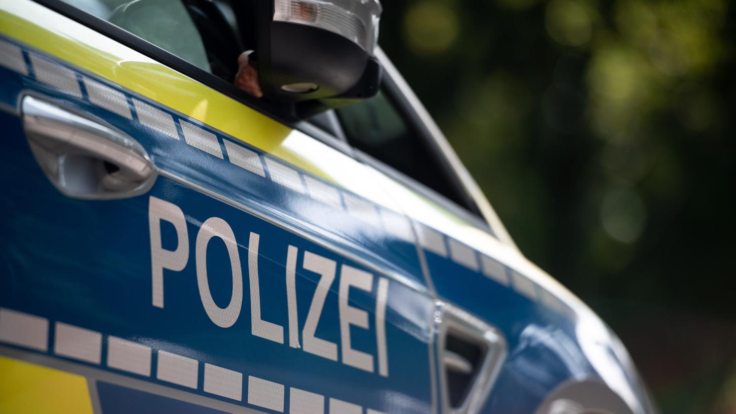 Die Polizei sucht Zeugen.
Die Polizei sucht Zeugen.