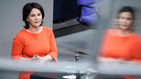 236. Bundestagssitzung und Debatte Aktuell, 24.06.2021, Berlin, Annalena Baerbock Kanzlerkandidatin Buendnis90/Die Grue