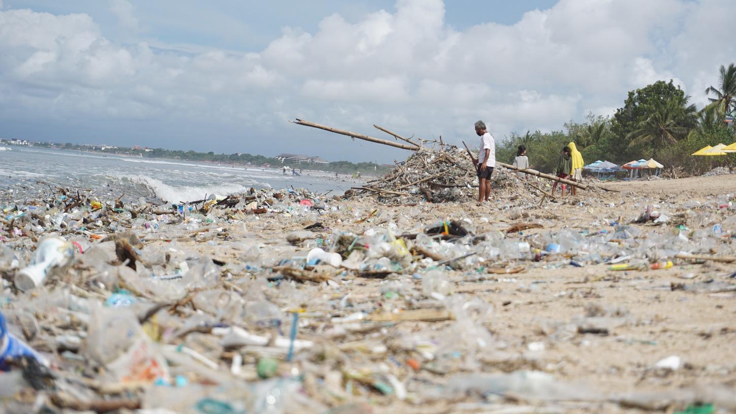 Müll an Stränden und in Meeren: Plastikverschmutzung bedroht die Umwelt immer mehr.