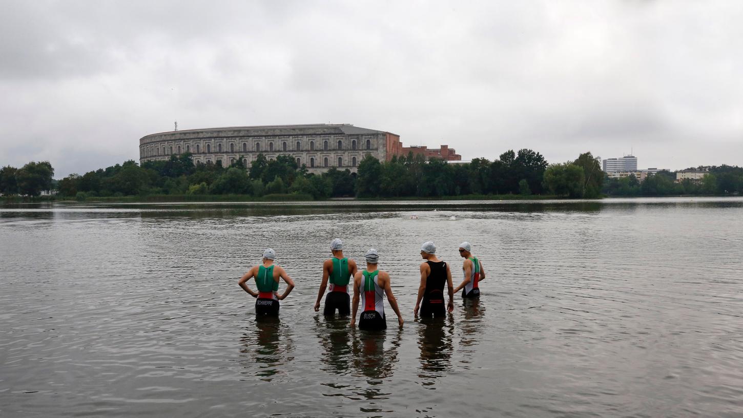 Triathlon in Nürnberg: Es gab schon einige Versuche, eine Veranstaltung in der Stadt zu etablieren. Hier ein Foto aus dem Jahr 2016 von der Deutschen Meisterschaft, dem Schwimmstart der Junioren am Dutzenteich.
Triathlon in Nürnberg: Es gab schon einige Versuche, eine Veranstaltung in der Stadt zu etablieren. Hier ein Foto aus dem Jahr 2016 von der Deutschen Meisterschaft, dem Schwimmstart der Junioren am Dutzenteich.