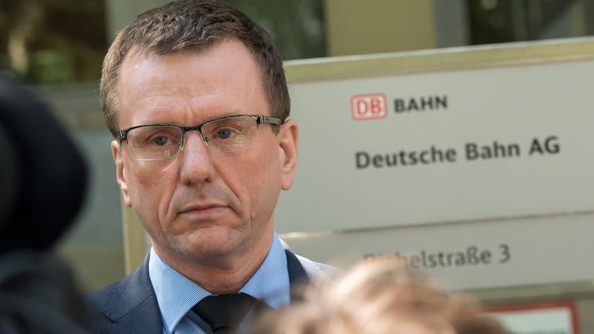 Klaus-Dieter Josel ist seit 2003 Konzernbevollmächtigter der Bahn in Bayern. Gemeinsam mit Nürnbergs Oberbürgermeister will er um das neue ICE-Werk ringen, wie er sagt.
Klaus-Dieter Josel ist seit 2003 Konzernbevollmächtigter der Bahn in Bayern. Gemeinsam mit Nürnbergs Oberbürgermeister will er um das neue ICE-Werk ringen, wie er sagt.
