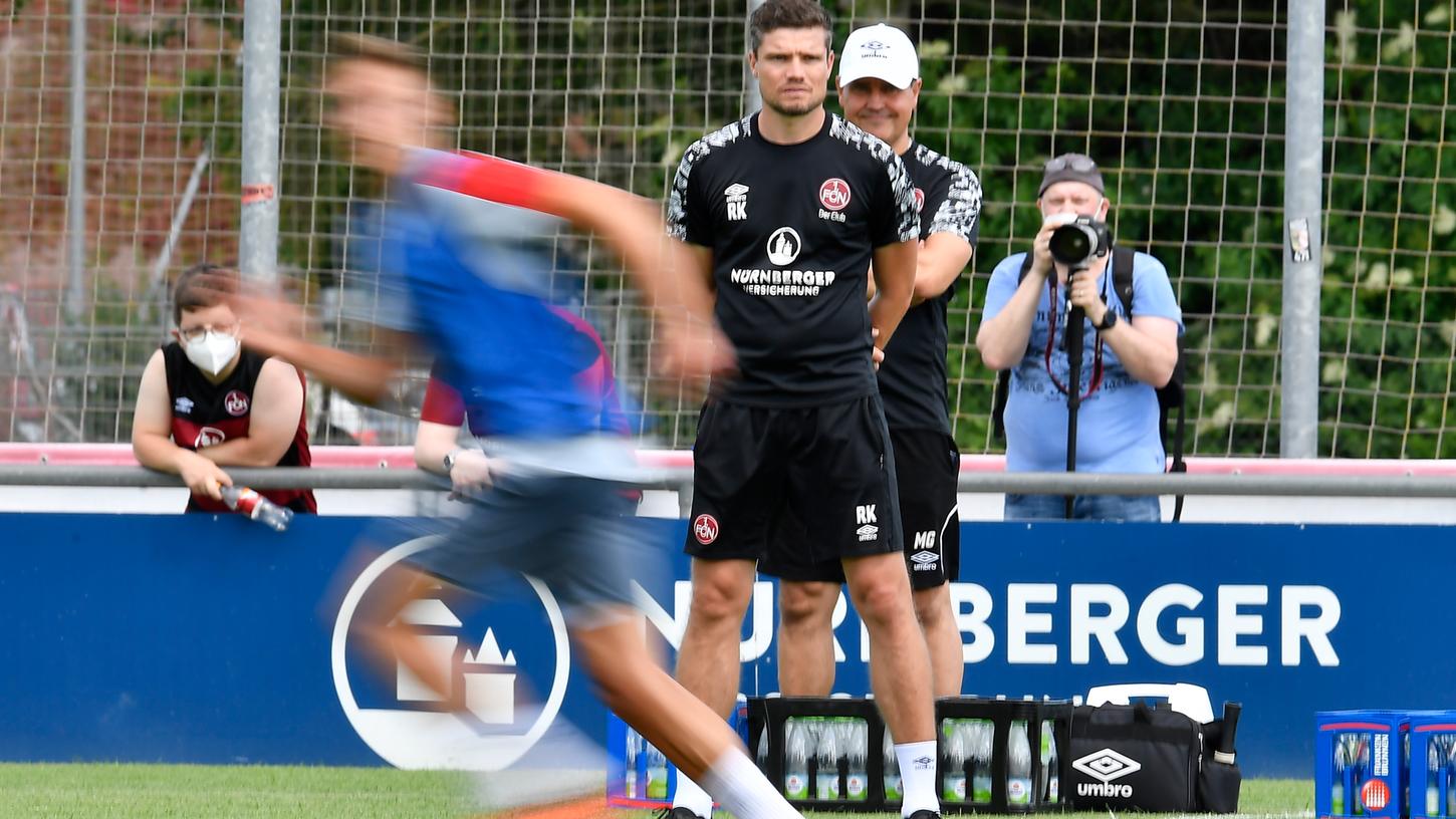 Es geht wieder los: Robert Klauß bittet zum ersten Training der Saison. Es geht wieder los: Robert Klauß bittet zum ersten Training der Saison.