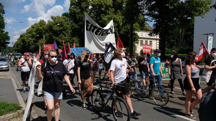Kritik an den Reichen: Linke Kundgebung in Nürnbergs Nobelviertel