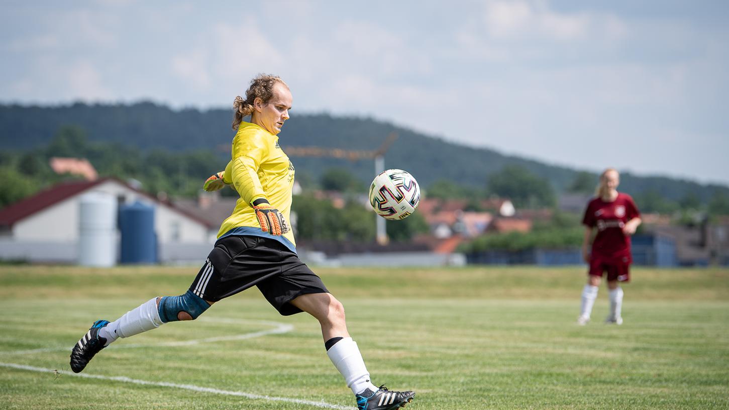 Kraftvoll: Laura beim Abschlag bei einem Testspiel am vergangenen Samstag in Hetzles.
Kraftvoll: Laura beim Abschlag bei einem Testspiel am vergangenen Samstag in Hetzles.