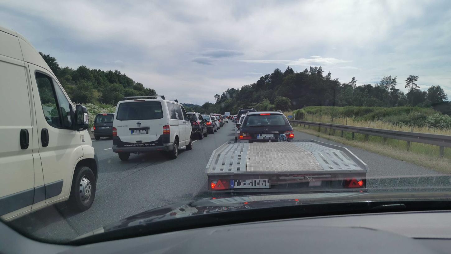 Auf der A9 geht derzeit gar nichts mehr vorwärts.
Auf der A9 geht derzeit gar nichts mehr vorwärts.