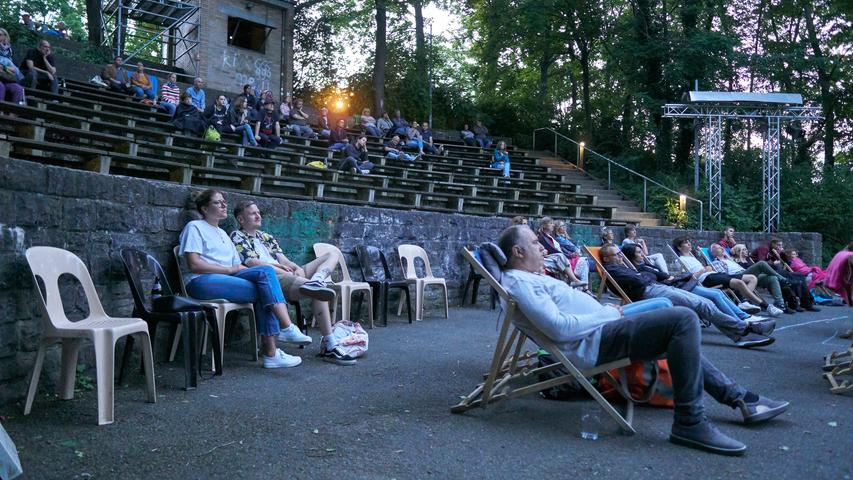 Sommer-Freiheit, Koffer, Lindenhain: Fürth genießt ein Wochenende voller Programm