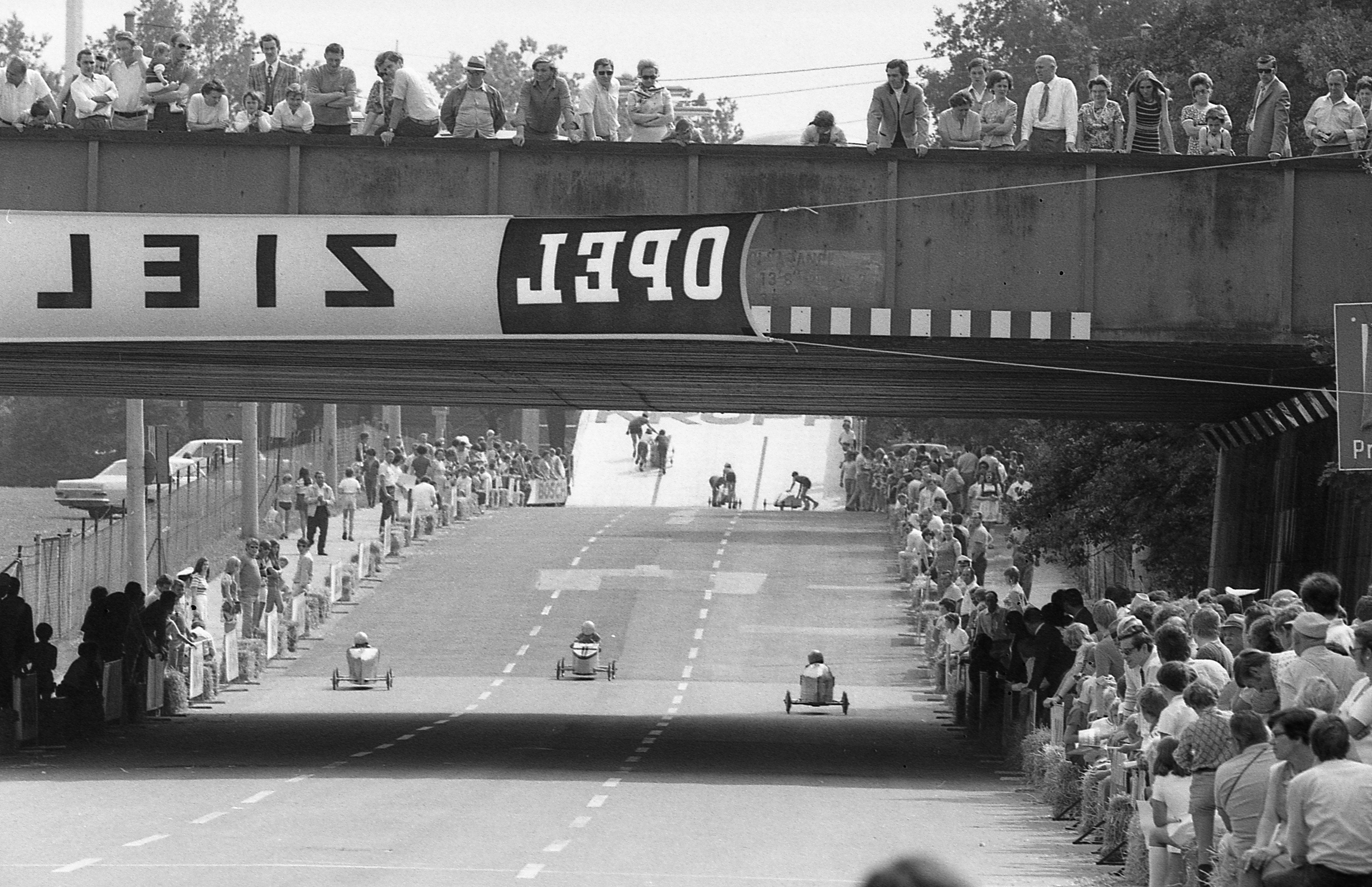 6. Juli 1971: Mit Haas ging‘s per Seifenkiste bergab 6. Juli 1971: Mit Haas ging‘s per Seifenkiste bergab