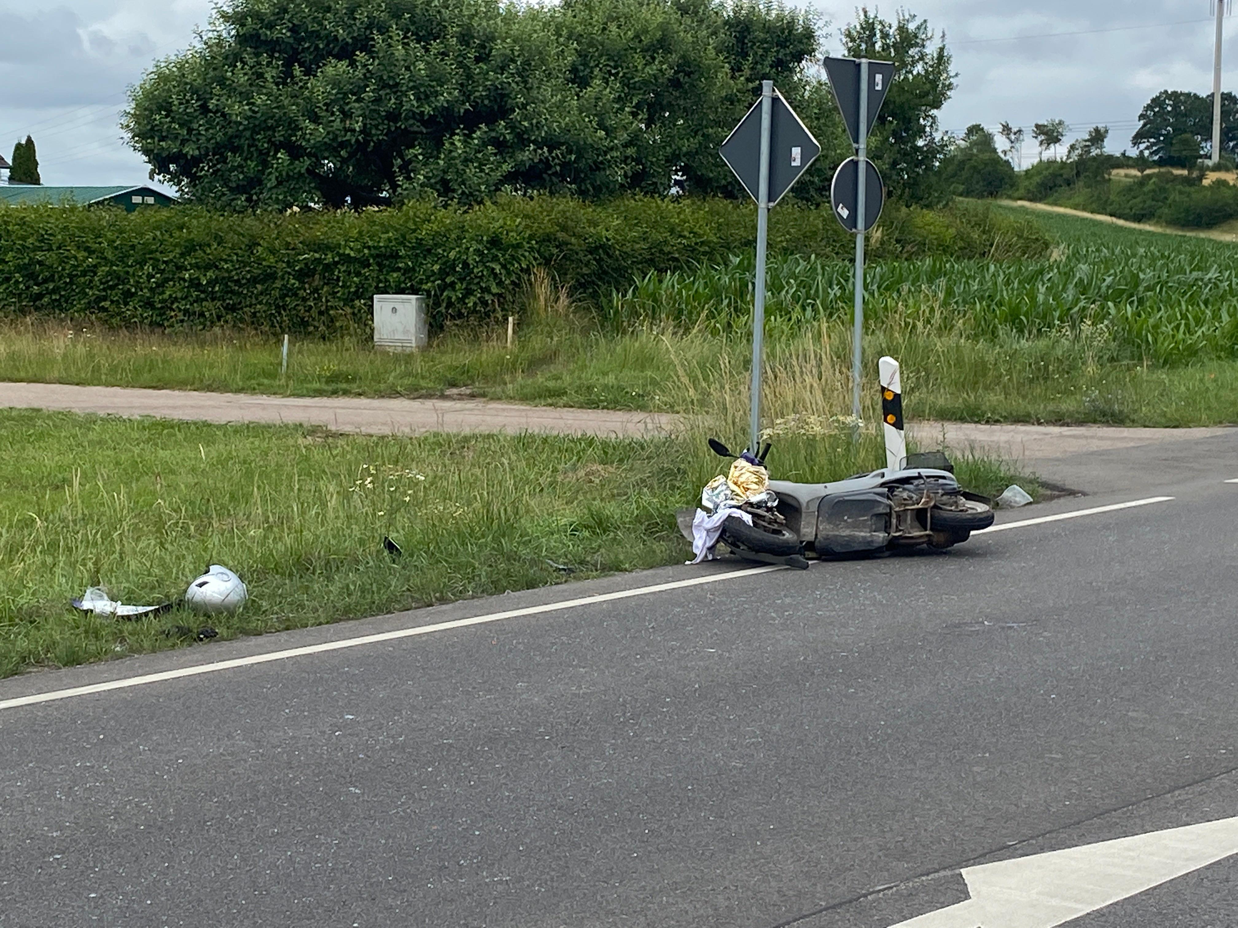 Schwerer Unfall Bei Ansbach: Rollerfahrer Stirbt | Nordbayern