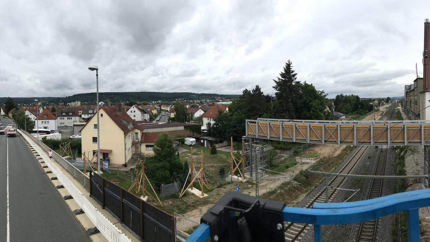 Bauarbeiten an Forchheimer Piastenbrücke haben begonnen: Aus grauem Beton wird roter Stahl