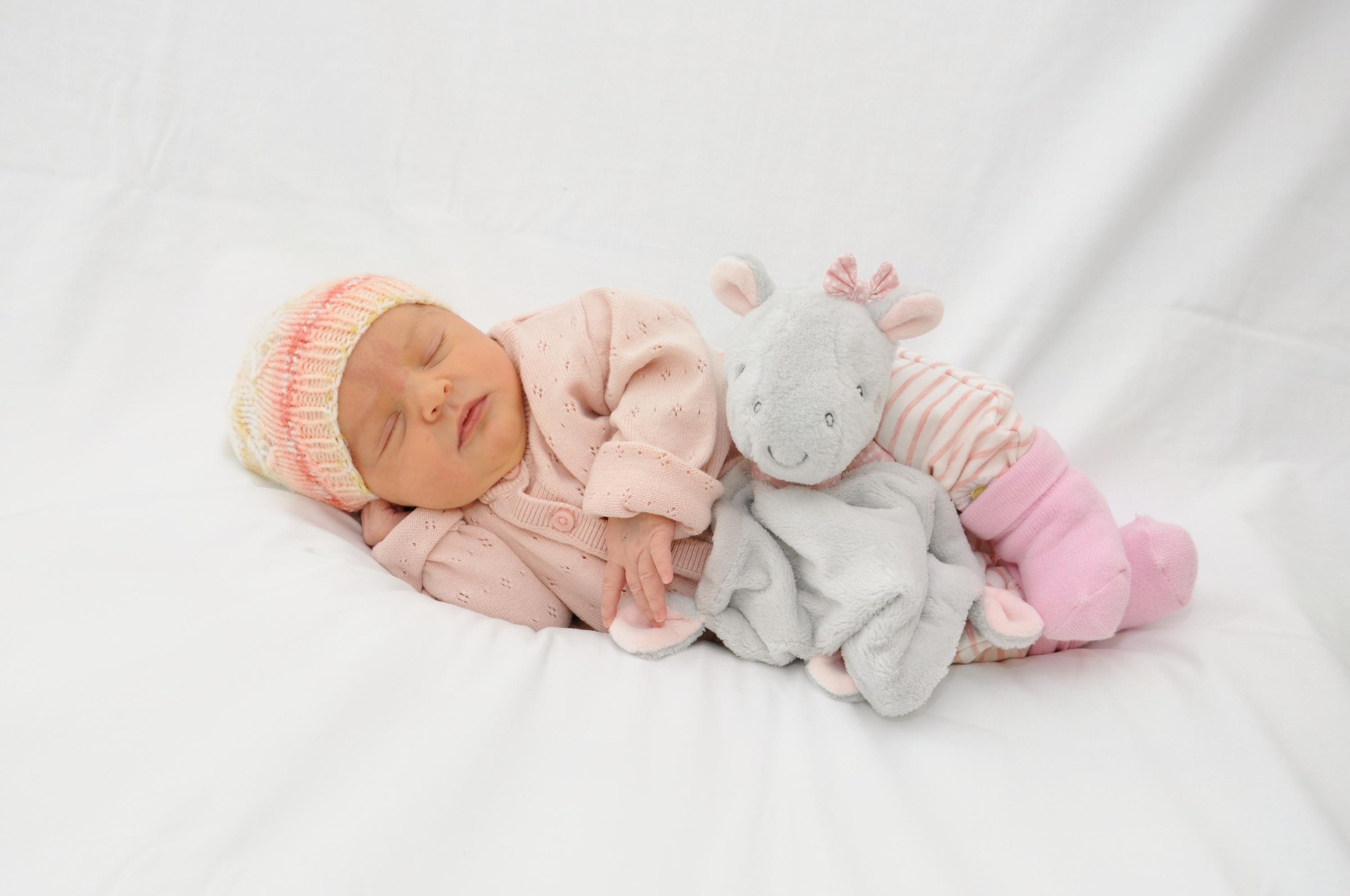 Die kleine Hanna ist am 2. Juli im Nürnberger Südklinikum auf die Welt gekommen. Sie maß ganze 48 Zentimeter und wog stolze 3260 Gramm.