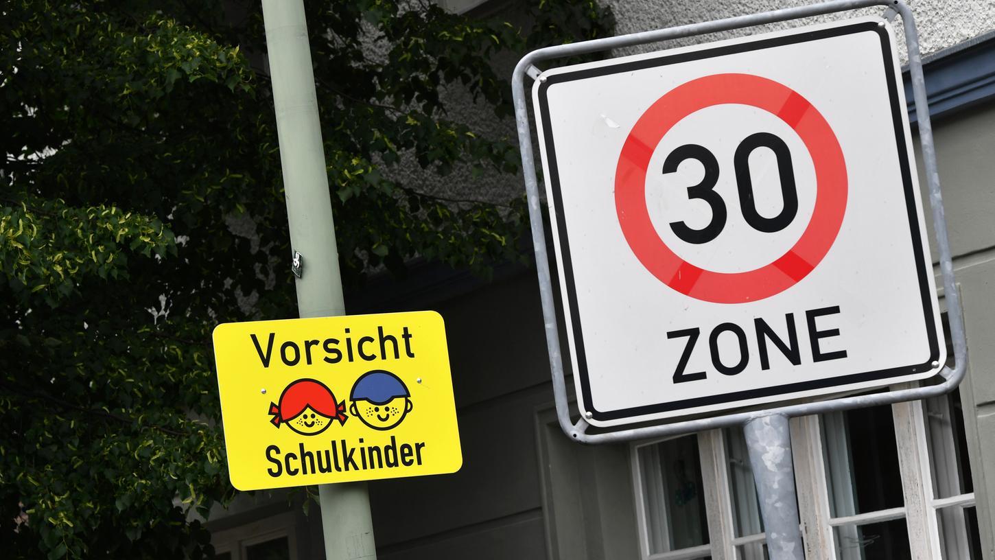 Statt eines unübersichtlichen Schilderwaldes will Lonnerstadt innerorts lieber überall Tempo-30-Zonen einführen.
