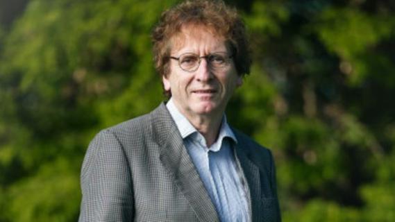 Prof. Michael Braungart lehrt an der Leuphana Universität Lüneburg und leitet das gemeinnützige Hamburger Umweltinsititut.
Prof. Michael Braungart lehrt an der Leuphana Universität Lüneburg und leitet das gemeinnützige Hamburger Umweltinsititut.