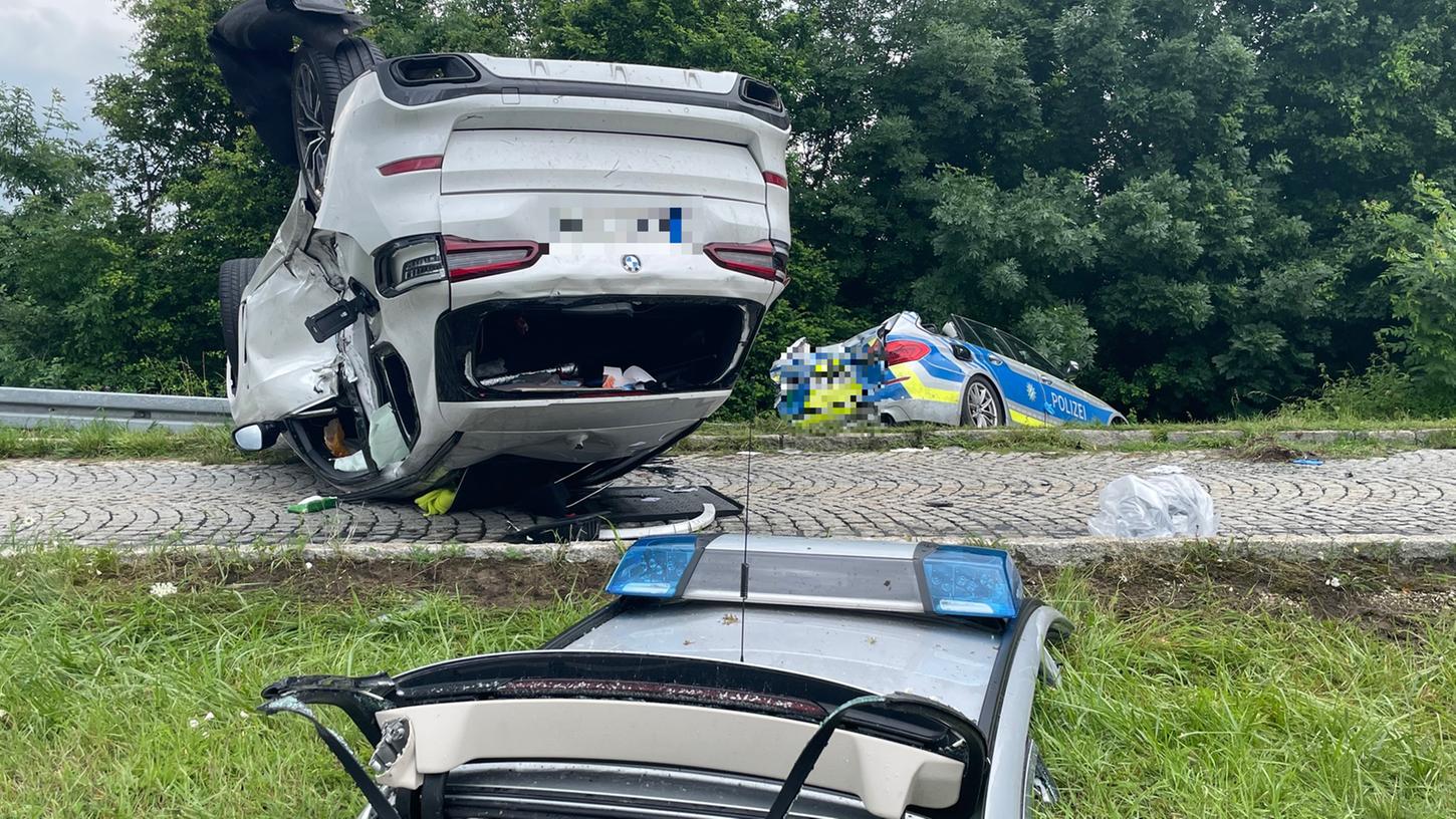 Auf der A6 kam es bei Altdorf am Donnerstag zu einem schweren Verkehrsunfall.
Auf der A6 kam es bei Altdorf am Donnerstag zu einem schweren Verkehrsunfall.