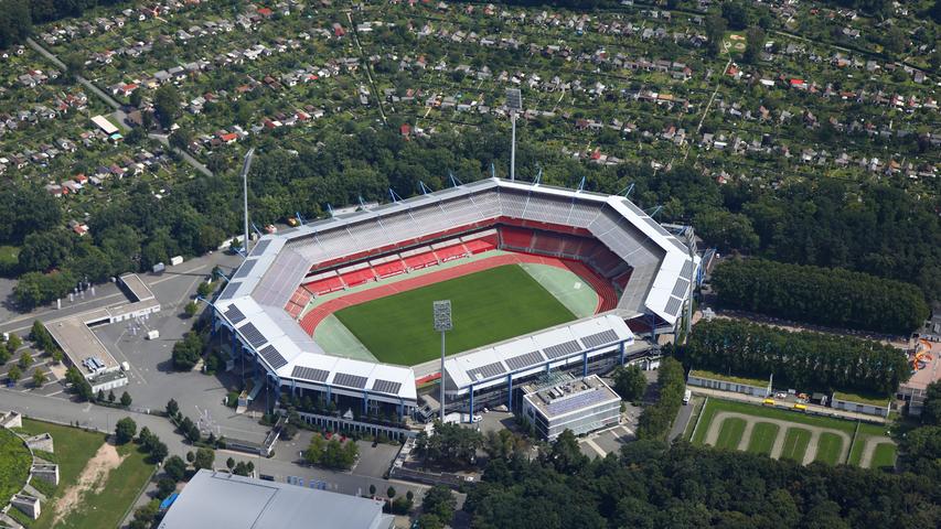 Wäre in diesem Sommer kaum frei - und wenn es frei ist, haben die Musikerinnen und Musiker der am Klassik Open Air beteiligten Orchester Urlaub: das Nürnberger Stadion.