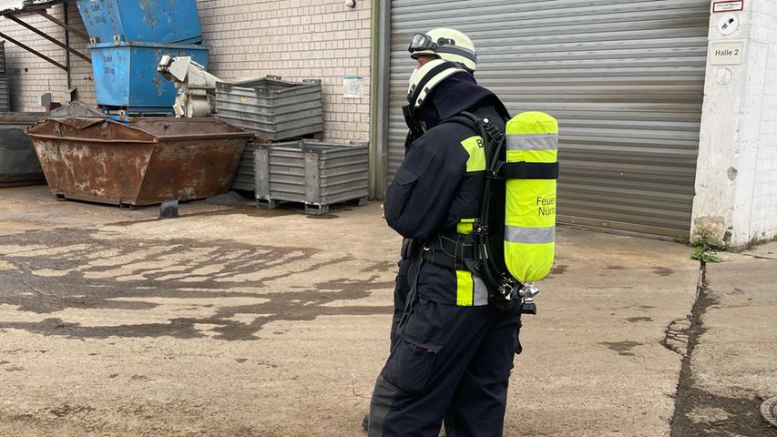 Feuer in Nürnberger Recyclingbetrieb: Evakuierung und hoher Schaden