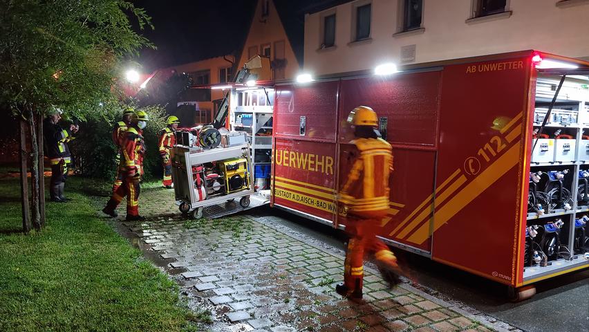 Bilder: Regen-Chaos in Westmittelfranken - Ganze Orte sind überschwemmt
