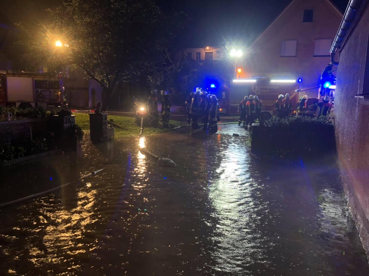 Mehrere Keller in der Ortschaft mussten leergepumpt werden.