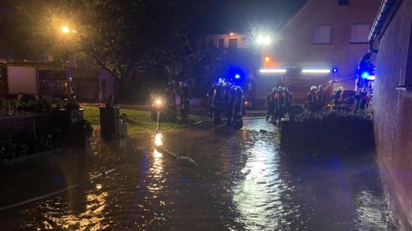 Mehrere Keller in der Ortschaft mussten leergepumpt werden.