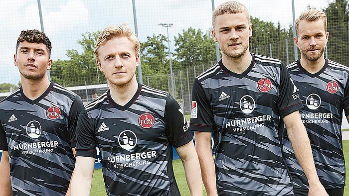 Blitze wie beim BVB: FCN präsentiert neues Ausweichtrikot Blitze wie beim BVB: FCN präsentiert neues Ausweichtrikot