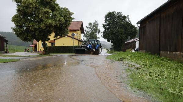 Mehrere Keller standen unter Wasser.