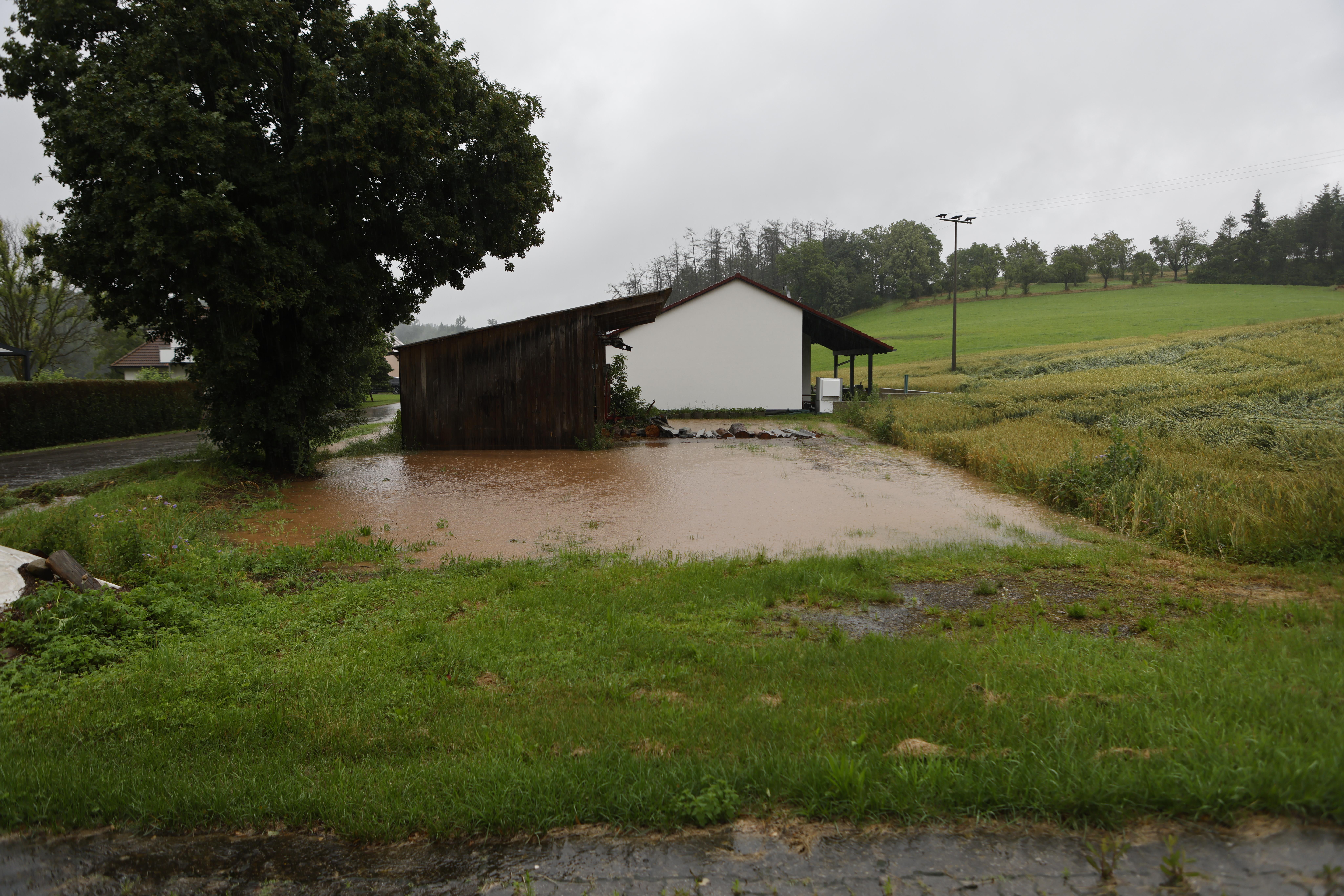Der Wetterdienst meldet im Laufe des Tages weitere Regenschauer. 