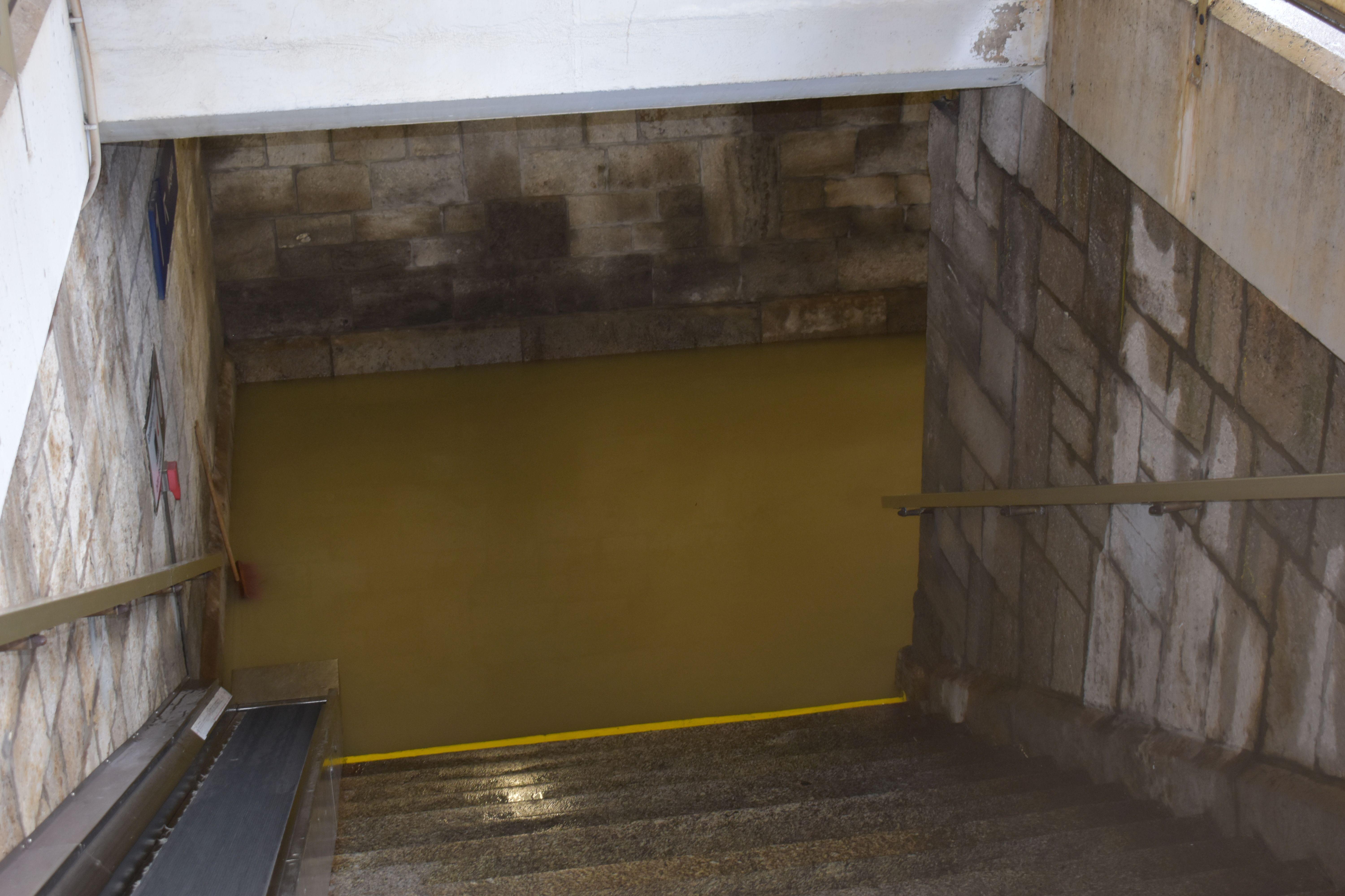 Zu den Gleisen war kein gutes Durchkommen mehr möglich. 