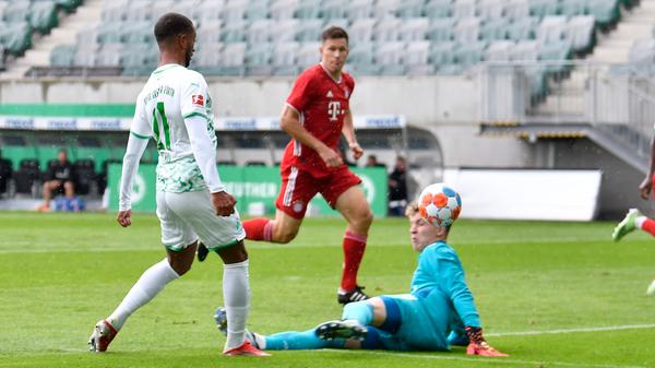 Und die Hausherren machten weiter. Auch in der zweiten Hälfte verbuchte das Kleeblatt nun eine Reihe von Chancen. Timothy Tillman hätte beispielhaft für die Fürther treffen können. Auch andere von Tillmans Spielkameraden hatten aussichtsreiche Gelegenheiten vor dem Gäste-Kasten.