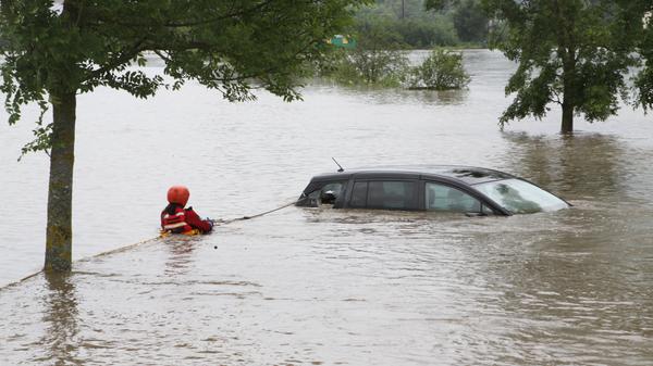 Unwetter in Bayern: Massive Regenfälle sorgen für hunderte Feuerwehreinsätze