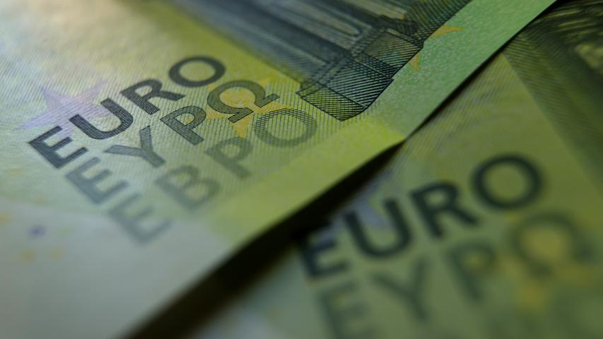 Studie offenbart: So viel verdienen die Bundestagsabgeordneten nebenbei - es geht um Millionen
