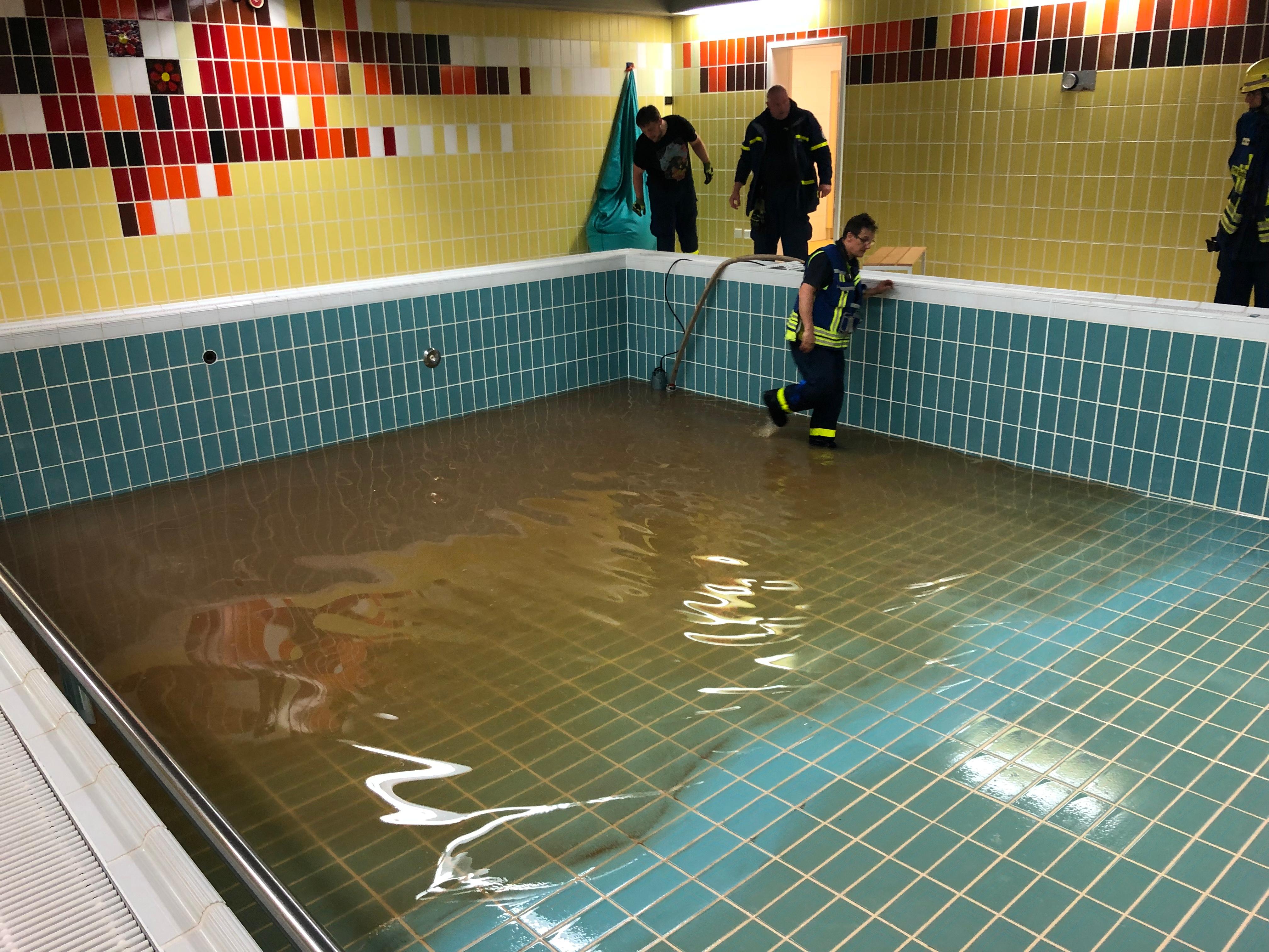 Auch das Schimmbas wurde in Mitleidenschaft gezogen.