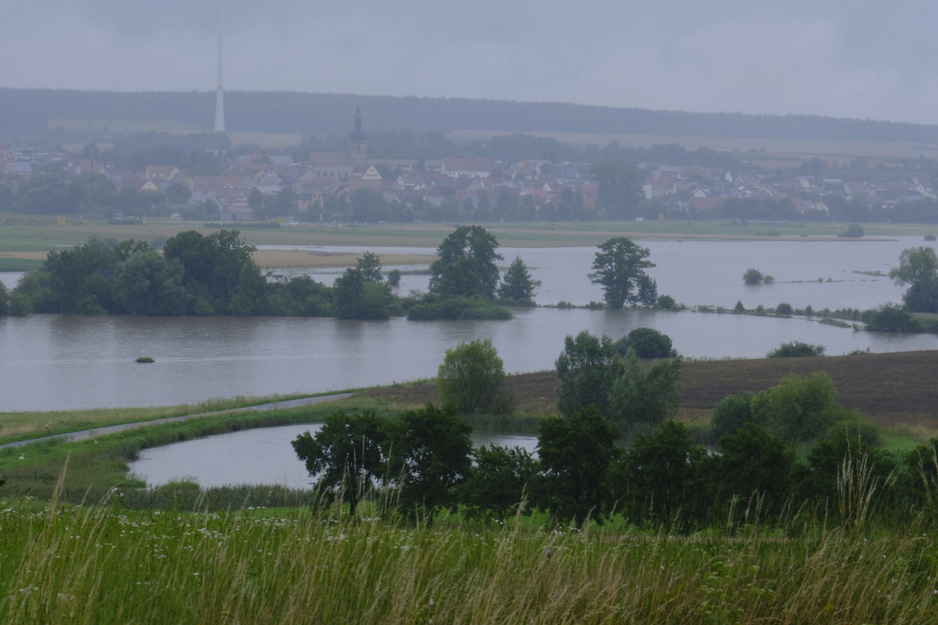 Blick Richtung Lonnerstadt vom Lauberberg