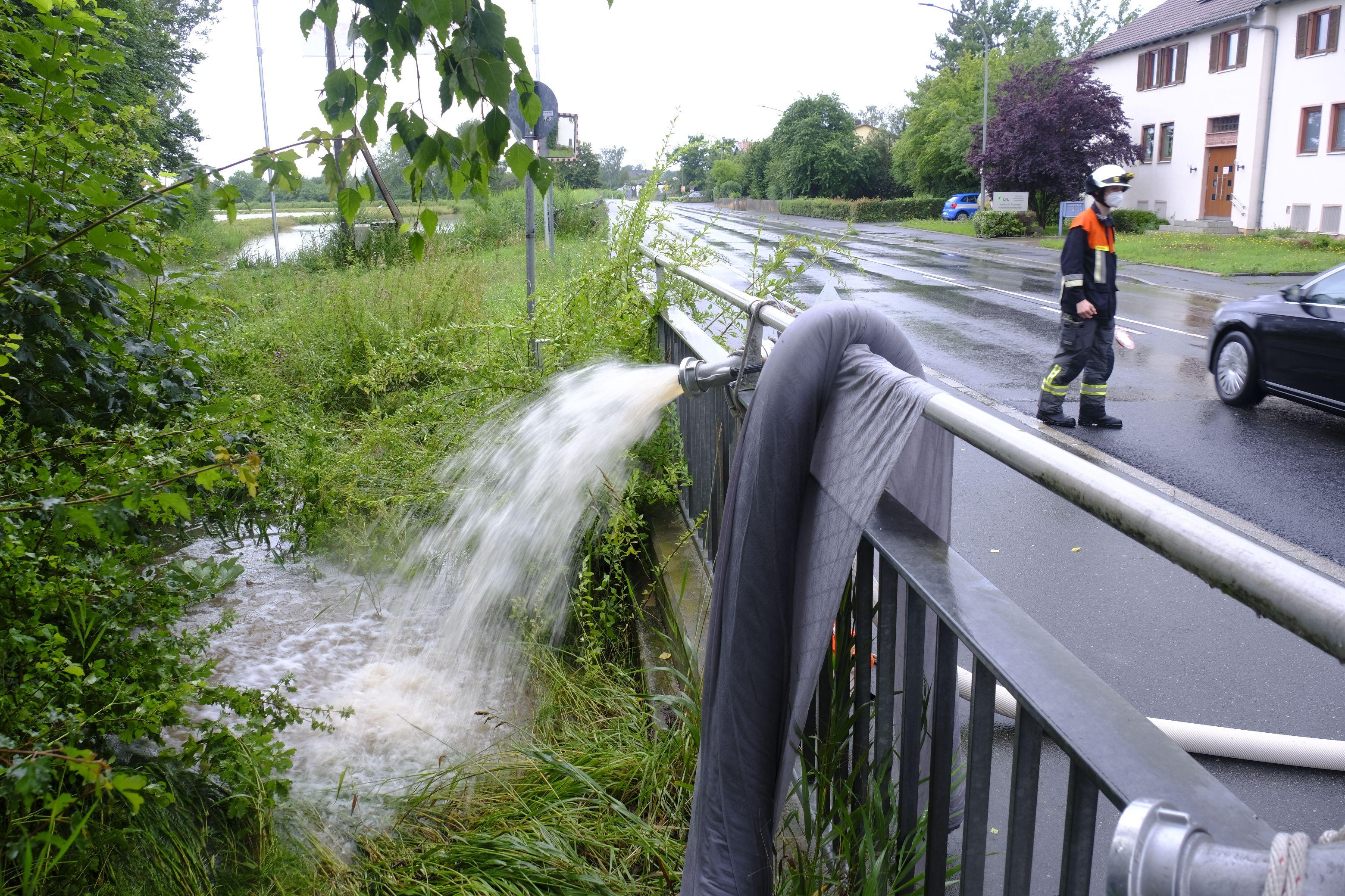 Wasser wird abgepumpt