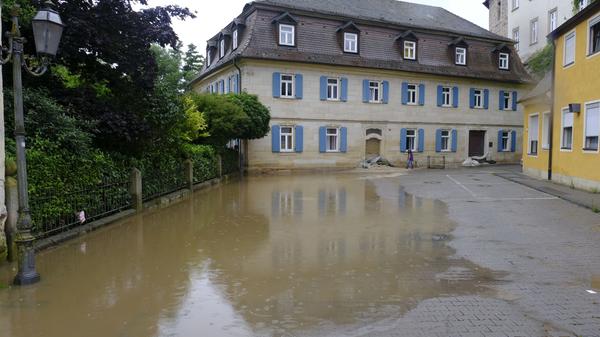 Die Stadtmühle sowie die Bäckerei Fumy waren betroffen, doch man sei glimpflich davongekommen, hieß es.