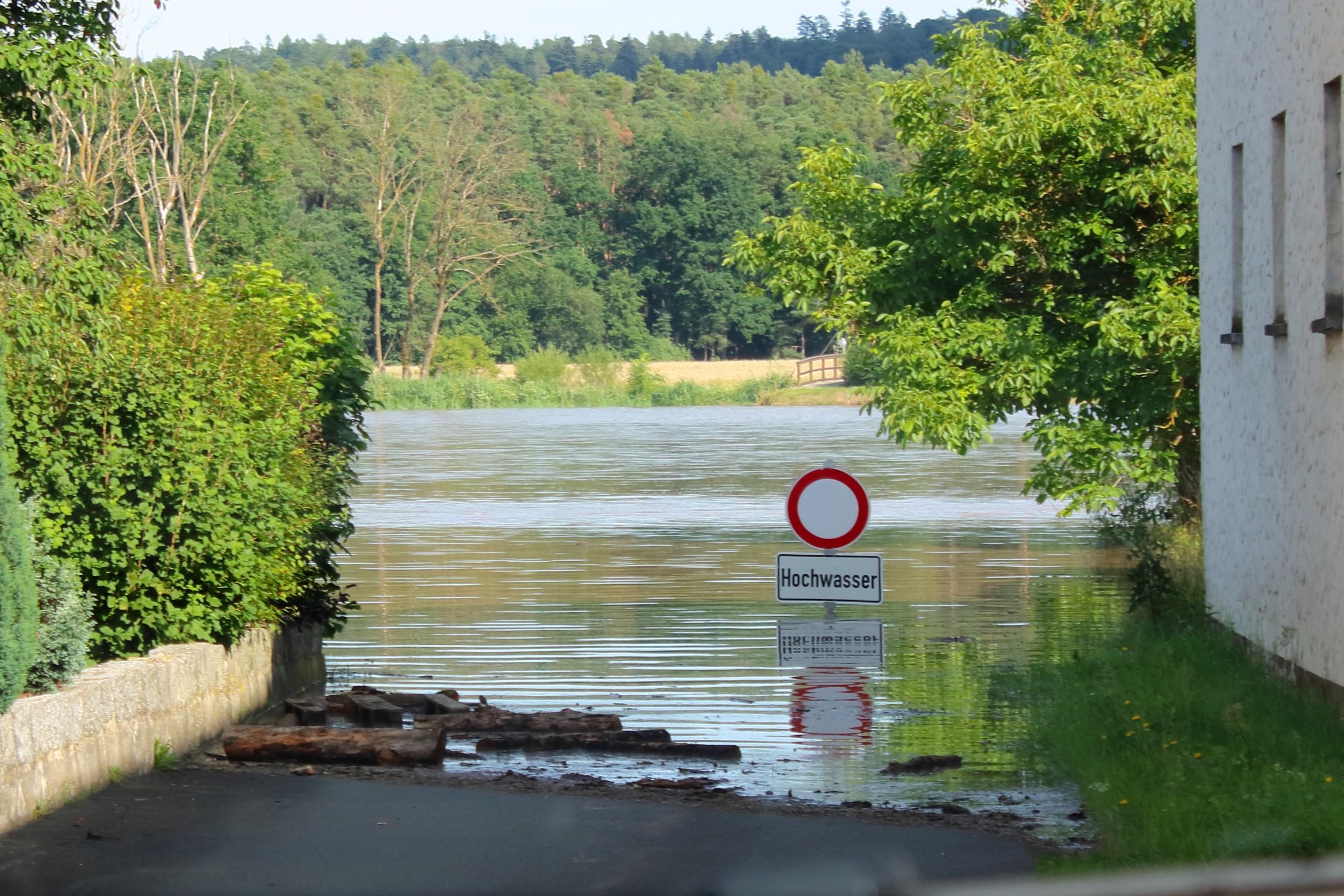 Hochwassereinsatz im Unteren Aischgrund.