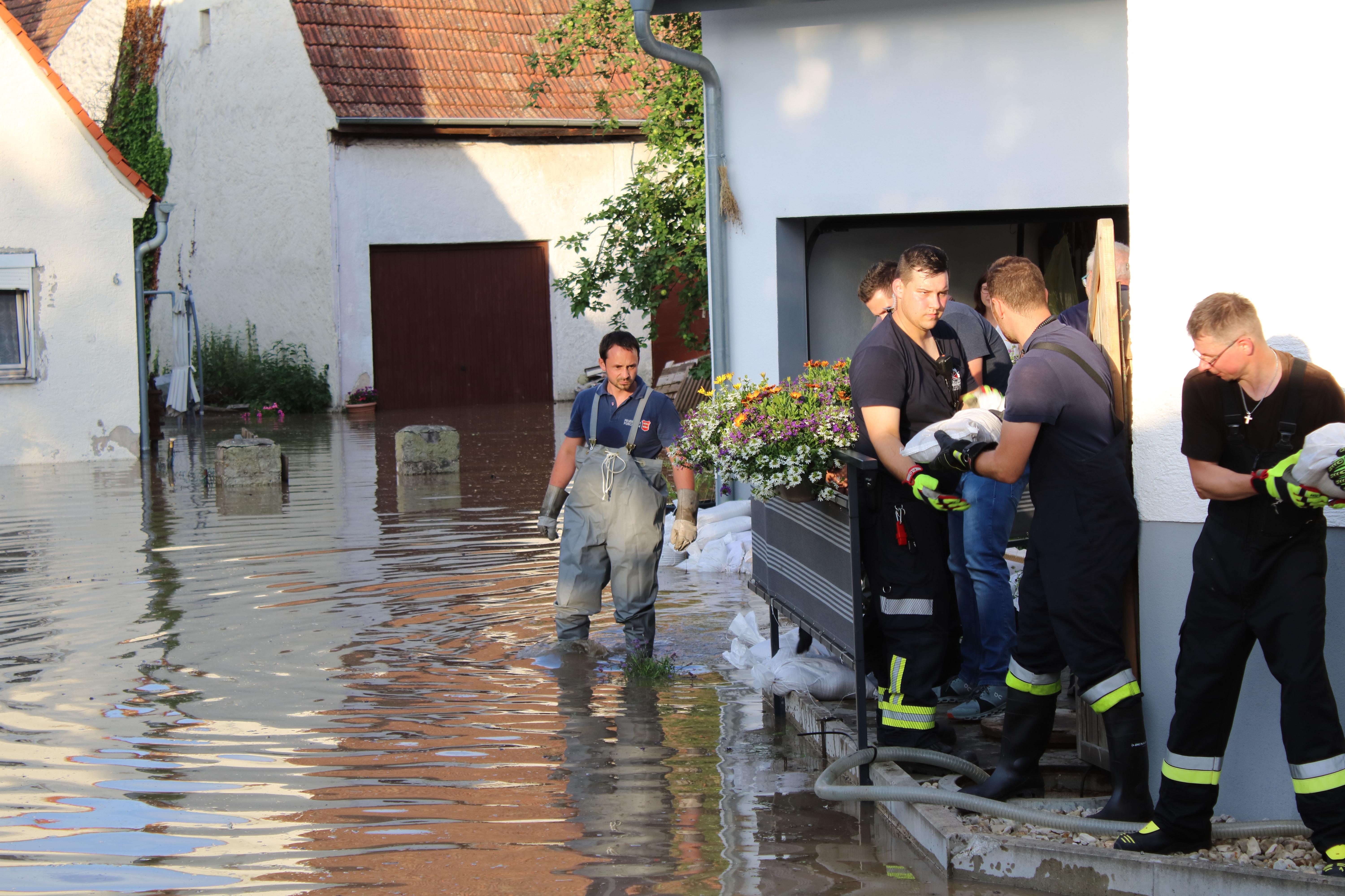 Hochwassereinsatz im Unteren Aischgrund.