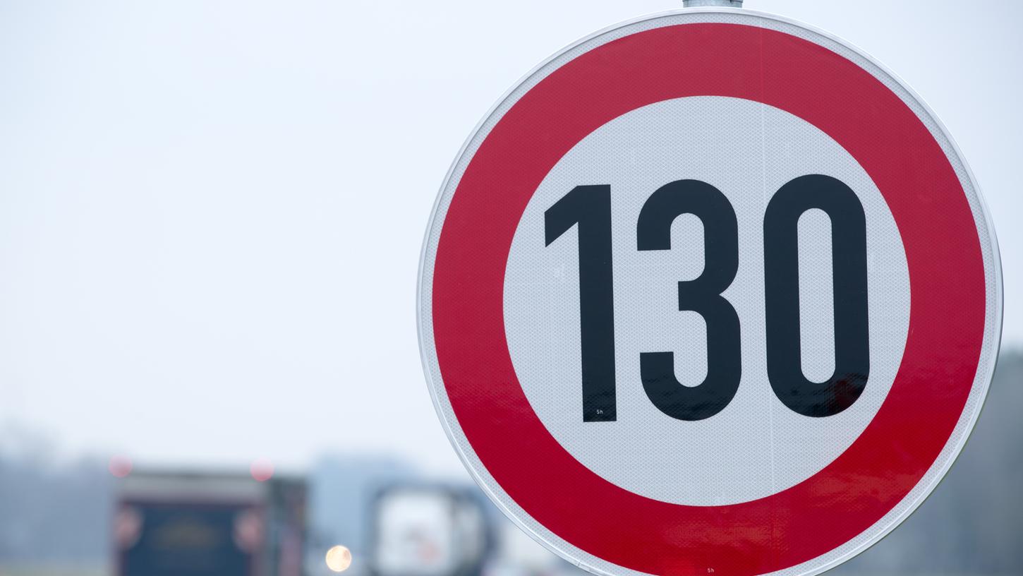 Wenn es nach der Mehrheit der Deutschen geht, soll auf den Autobahnen ein Tempolimit gelten.