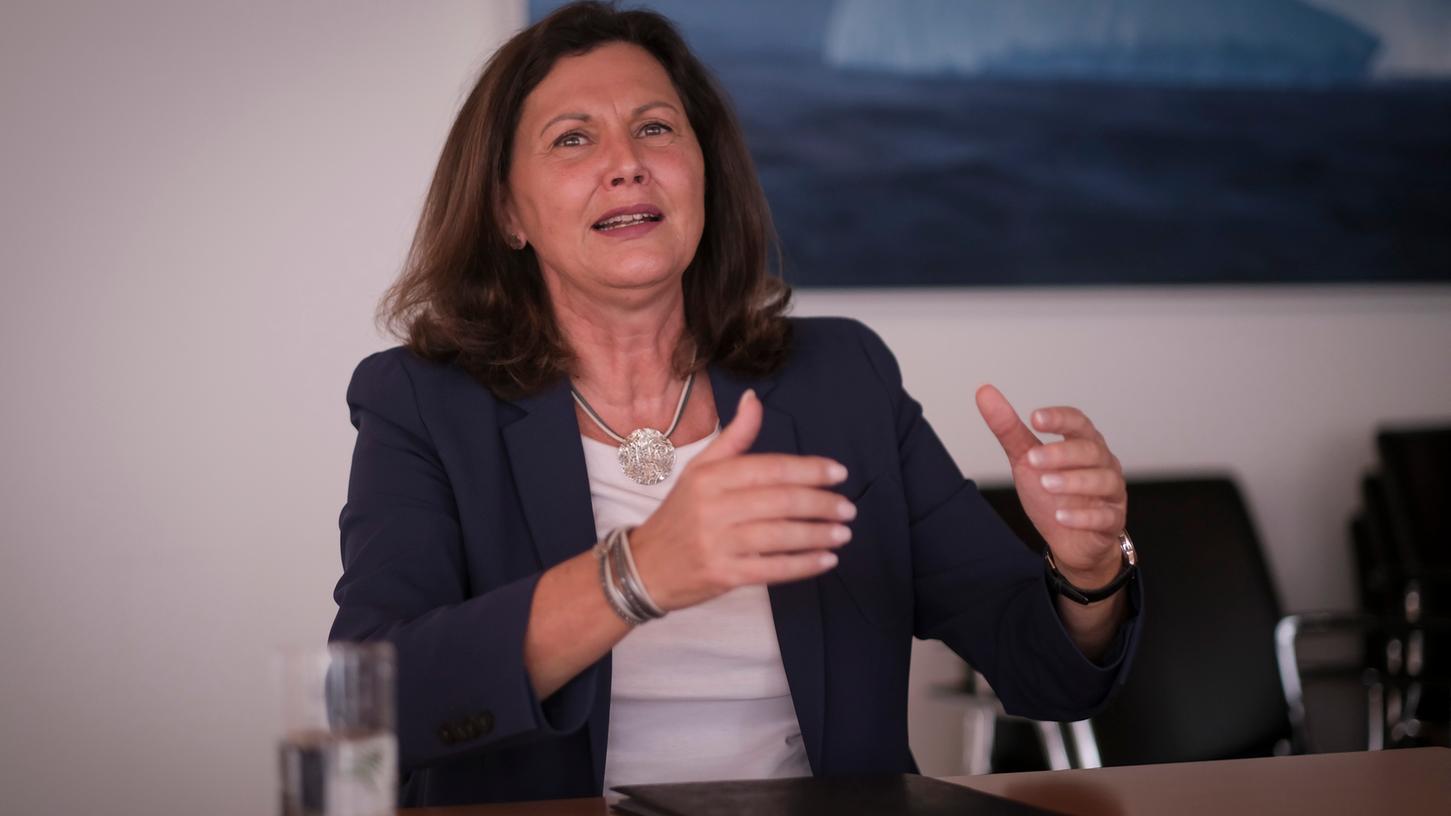 Redaktionsbesuch in Nürnberg: Ilse Aigner beim Interview.
Redaktionsbesuch in Nürnberg: Ilse Aigner beim Interview.