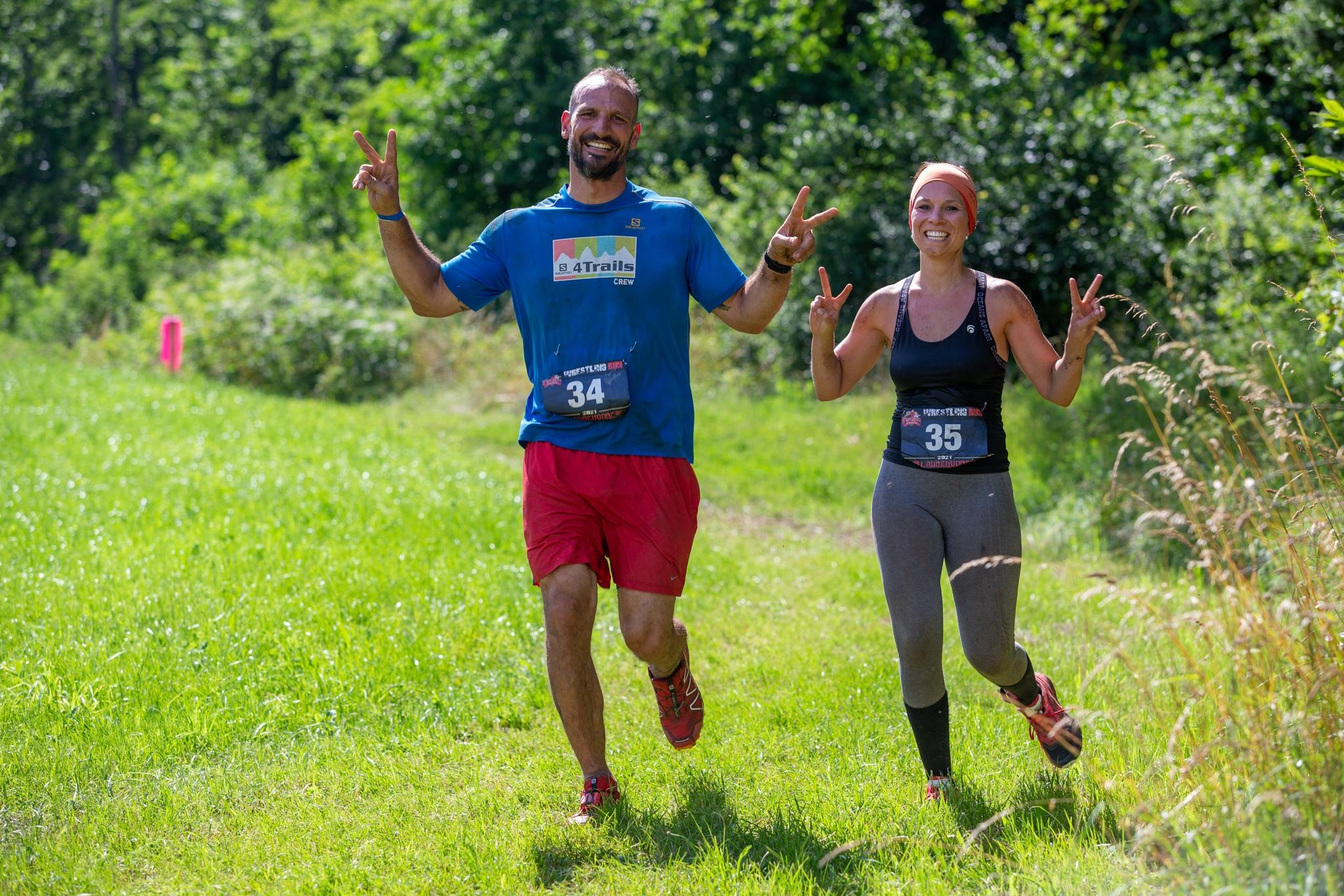Die 20-km-Variante haben diese beiden Läufer gewählt.
