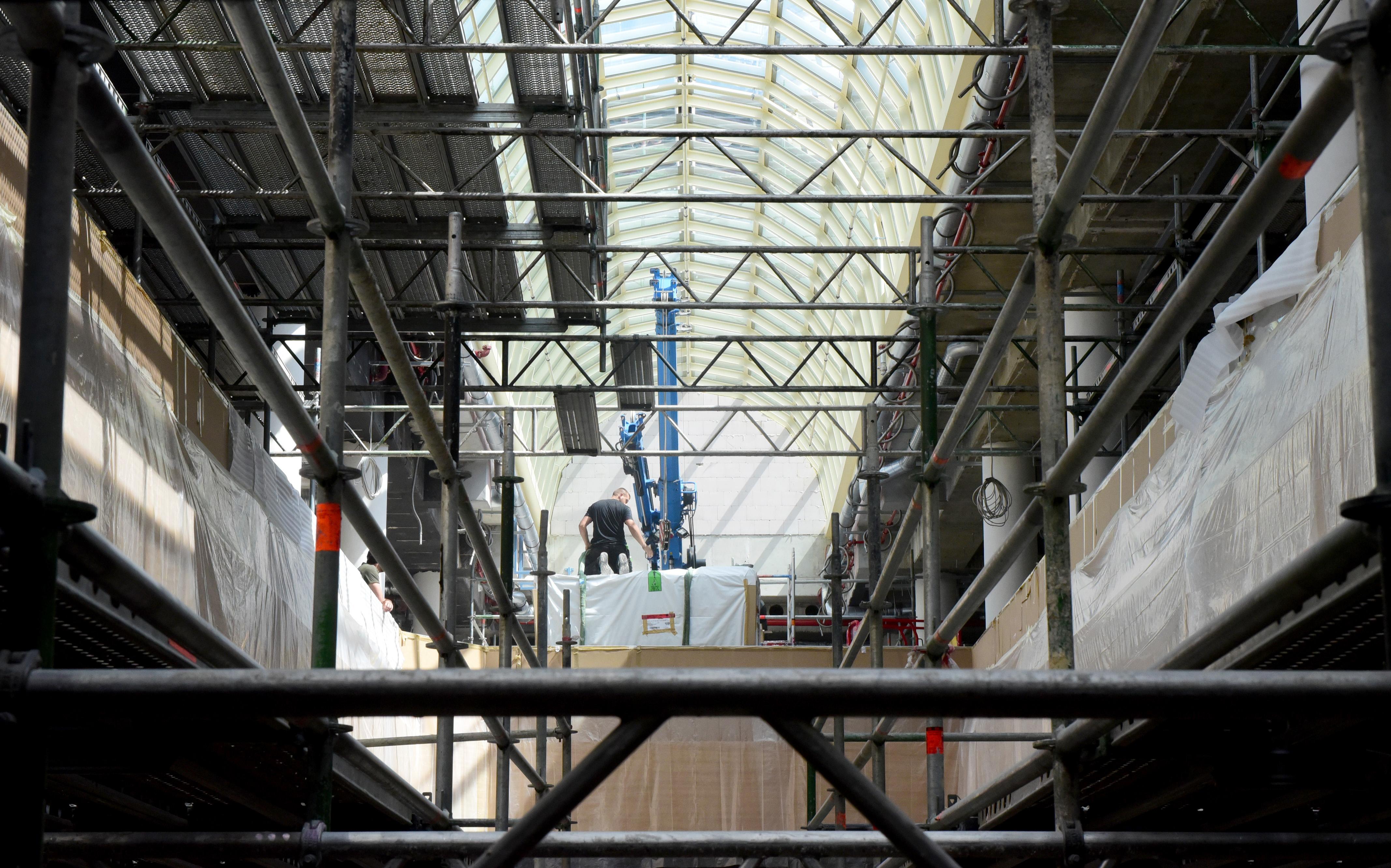 Die charakteristischen Glasdächer des City-Centers sind geblieben - allerdings versehen mit neuem, wärmeabsorbierendem Glas...