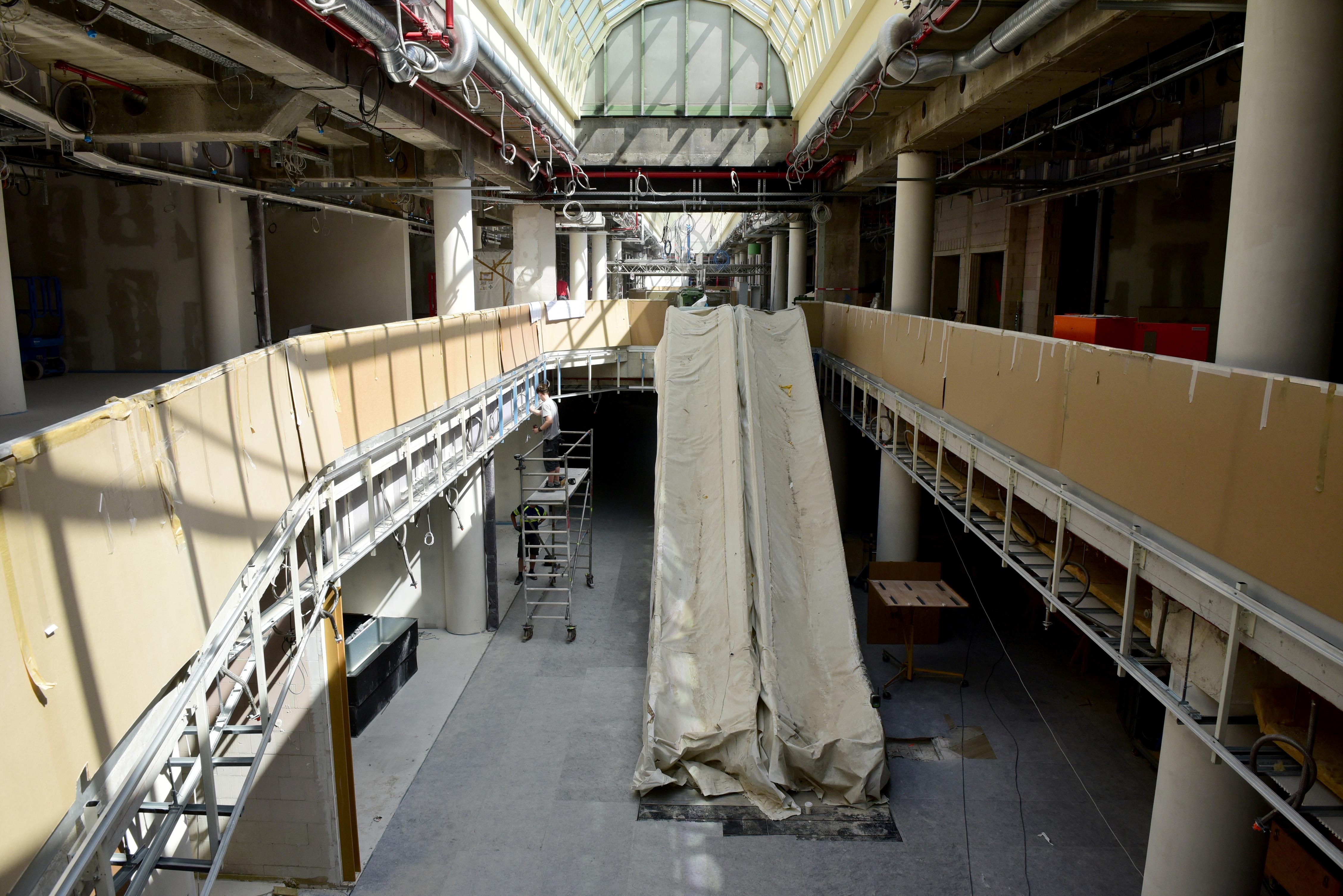 ... noch verhüllt und harren ihres Einsatzes.