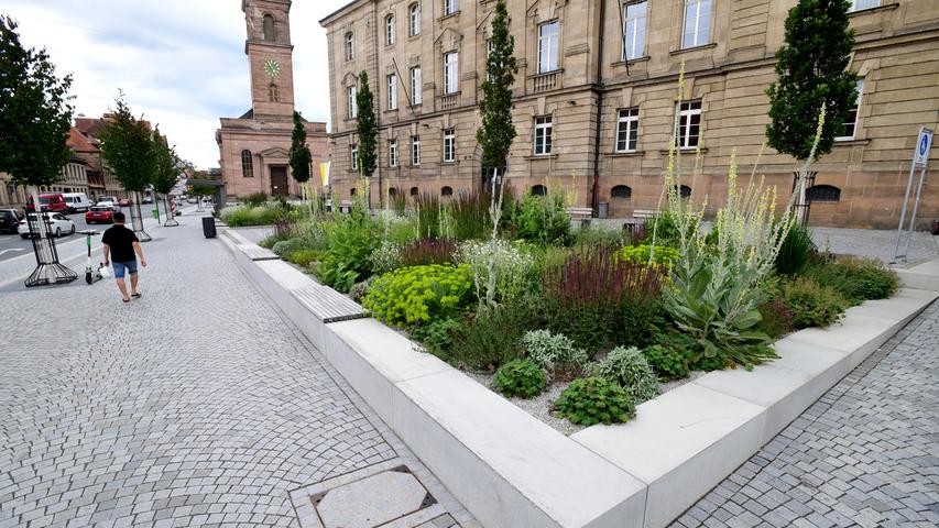 Erst vor seit kurzem wurde der Franz-Josef-Strauß-Platz vor dem Amtsgericht saniert.