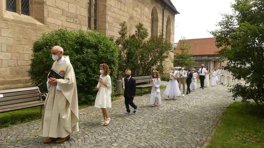 In St. Otto und in der Stadtpfarrkirche feierte Stadtpfarrer Helmut Hetzel mit ihnen und ihren Angehörigen den Gottesdienst 