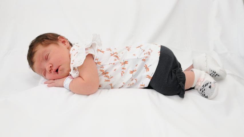 Am 9. Juli war es soweit: Die kleine Amaya wurde im Nürnberger Südklinikum geboren. Bei der Geburt war sie 54 Zentimeter groß und 4300 Gramm schwer.

