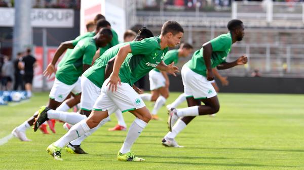 Kein Sieg, aber immerhin ein paar neue Eindrücke: Die SpVgg Greuther Fürth hat einen Test bei den Würzburger Kickers mit 0:1 verloren. Auf dem Weg zurück in die Bundesliga gibt es hier und da noch ein paar Stellen, an denen geschraubt werden muss - hier kommen die Bilder!