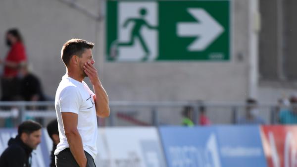 Kein Sieg, aber immerhin ein paar neue Eindrücke: Die SpVgg Greuther Fürth hat einen Test bei den Würzburger Kickers mit 0:1 verloren. Auf dem Weg zurück in die Bundesliga gibt es hier und da noch ein paar Stellen, an denen geschraubt werden muss - hier kommen die Bilder!