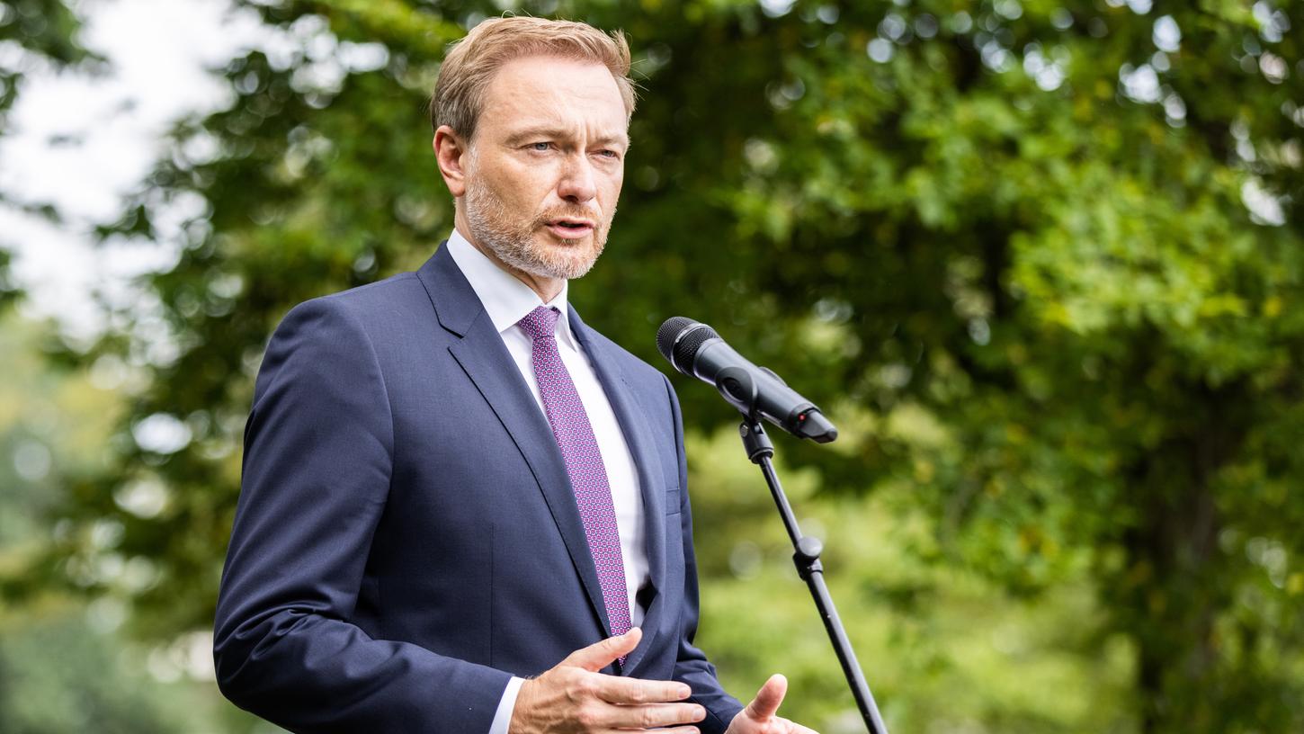 FDP-Chef Christian Lindner fordert einen CO2-Deckel statt des Verbots von Verbrennungsmotoren.