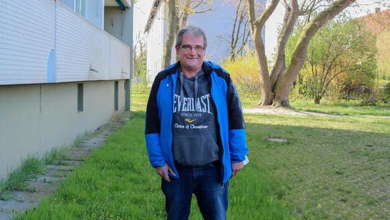 Holger Grube (Name geändert) ist 59 und lebt in einer sogenannten Verfügungswohnung der Stadt. 