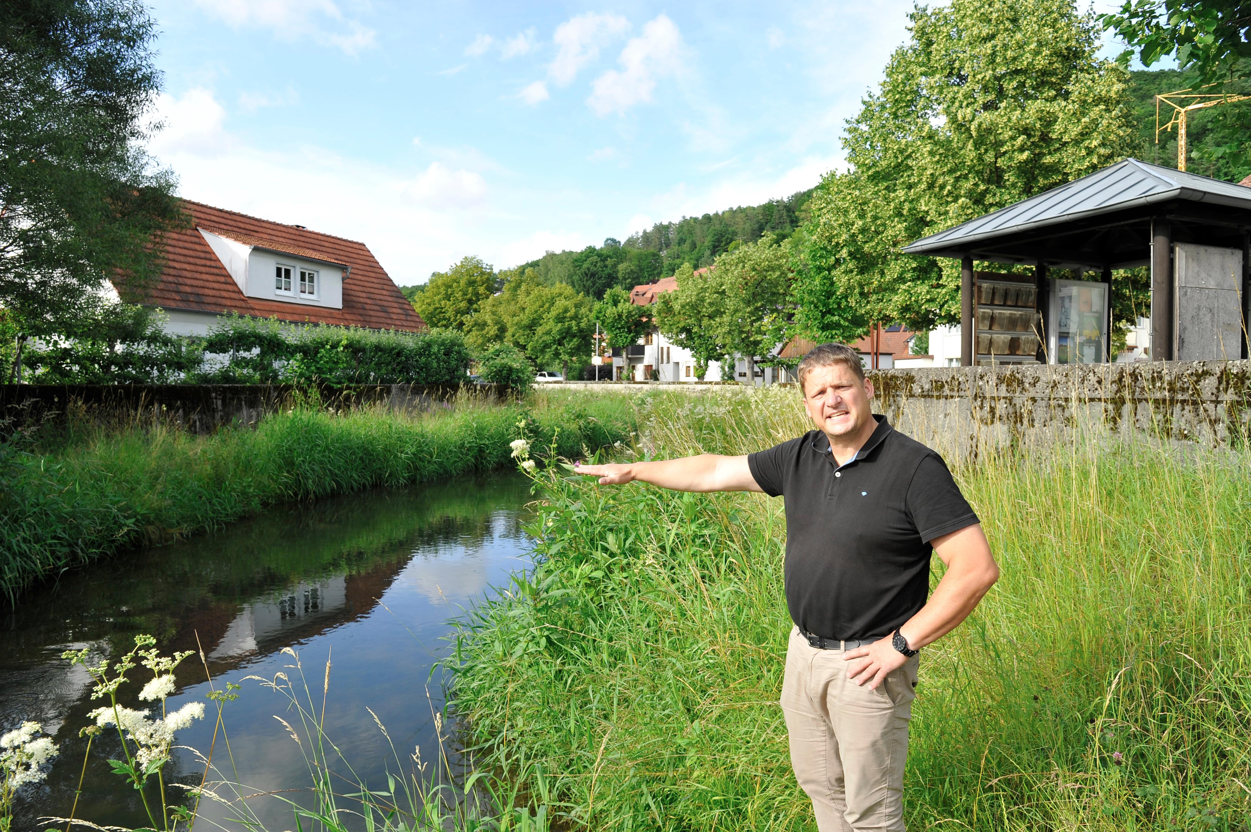 Markus Ott, der in Unterleinleiter lebt, hat eine Vision: Er möchte die Leinleiter aufstauen, um eine Badegelegenheit zu schaffen.