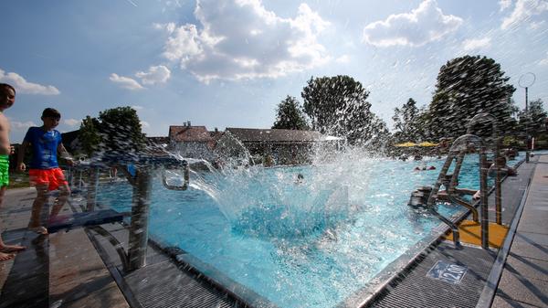 Kindern und Jugendlichen wird in Neunkirchen einiges geboten. Sei es im Freibad...